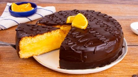 ORANGE AND CHOCOLATE CAKE: a crunchy crust for a soft and fragrant center!