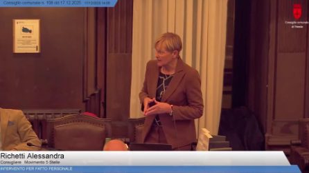 Il sindaco di Trieste alla consigliera: "Non mi sono mai fatto comandare da una donna"