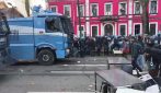 Tensione a Torino dopo lo sgombero di Askatasuna: le immagini