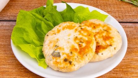 CHICKEN BURGERS: soft and succulent!