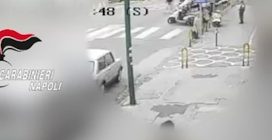 Scippano due donne al Vomero e a Napoli Est: identificati dalle telecamere