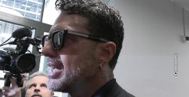 Corona senza freni su Signorini: "Perché voi giornalisti non scrivete?"