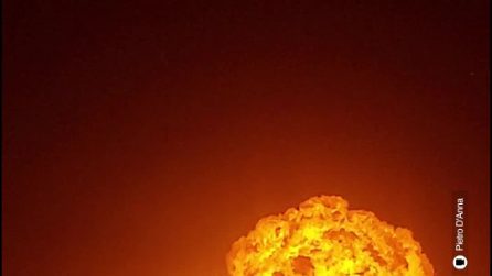 Autobotte esplode in autogrill sulla A1 a Teano, chiusa autostrada verso Napoli e Roma