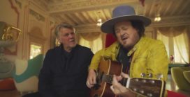 Zucchero canta Così Celeste assieme al cantante islandese Helgi Björns