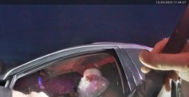 Babbo Natale e sua moglie sono stati fermati dalla Polizia per eccesso di velocità