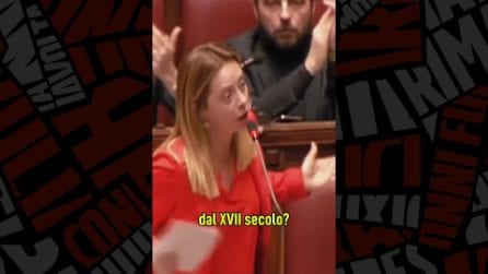 Manovra, in aula il vecchio audio di Meloni: "Se il Parlamento non può discutere, non c'è democrazia"