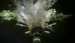 Auckland apre le celebrazioni del Capodanno 2026:i fuochi d'artificio dalla Sky Tower