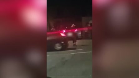 Forzano i cancelli per occupare la ex caserma Stamoto di Bologna