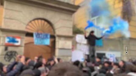 Proteste dopo la morte dello studente ucciso a scuola a La Spezia