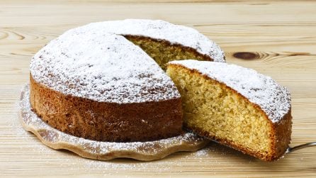 ALMOND CAKE: soft and fragrant, you'll only need a few ingredients!
