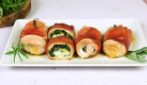 CHICKEN AND SPECK ROLLS: how to make your main course even more appetizing!