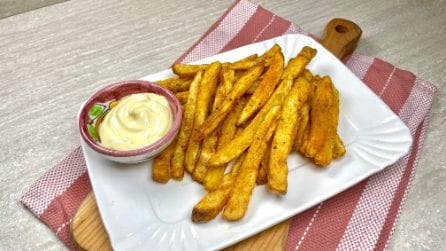 CRUNCHY FRENCH FRIES IN THE OVEN!