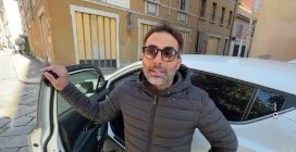 Ragazze di 20 anni inseguite di notte da 5 sconosciuti a Pavia, un tassista si ferma e le salva