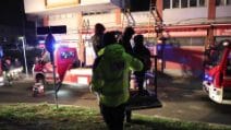 Incendio al Grattacielo di Ferrara, evacuata la torre B: decine di residenti in ospedale