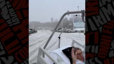 Dieci minuti nella neve: il regalo di due infermiere a una paziente oncologica nei Paesi Bassi