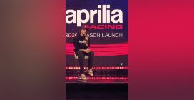 Bezzecchi alla presentazione Aprilia 2026: rifiuta i soldi e punta alle vittorie