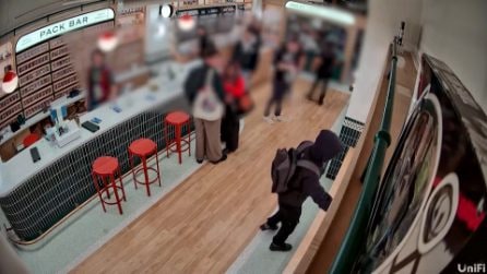 Assalto dei rapinatori a un negozio Pokémon: bottino da 100.000 dollari 