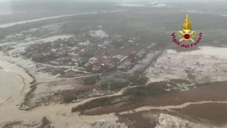 Maltempo, ricognizione aerea con l'elicottero dei Vigili del Fuoco lungo la litorale ionico del catanese