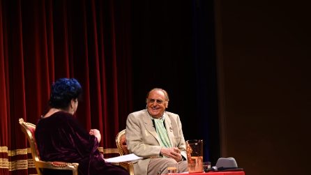 Renzo Arbore da Marisa Laurito ricorda lo scherzo di Luciano De Crescenzo della Madonna di Capri