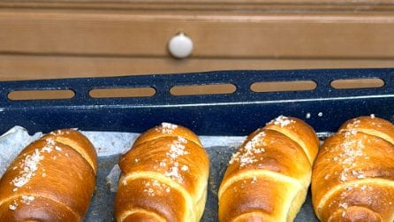 SALT BREAD SHIO PAN: they're so CRUNCHY and full of BUTTER!