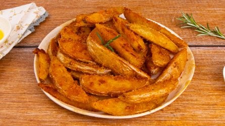 OVEN-BAKED POTATOES WITH THE SKIN: soft on the inside but with a crunchy crust!