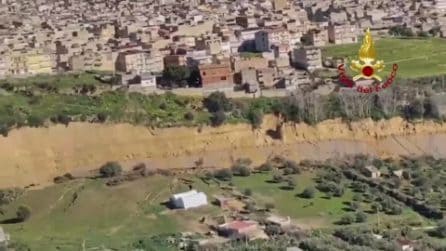 A Niscemi si allarga il fronte della frana: case in bilico destinate a crollare