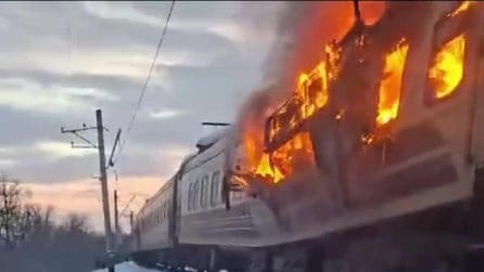 La Russia colpisce treno passeggeri in Ucraina con 200 persone: morti e feriti
