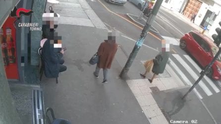 Torino, segue una vecchietta fino a casa e la fa cadere per strapparle il portafoglio