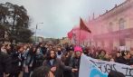 Proteste contro le Olimpiadi, il video del presidio degli studenti contro l'Ice a Milano