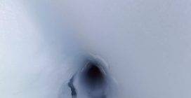 Un buco di 1.000 metri nel cuore del Thwaites, il ghiacciaio dell'Apocalisse: le immagini impressionanti