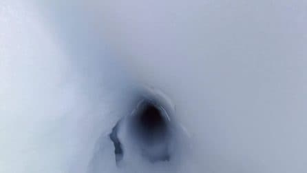 Un buco di 1.000 metri nel cuore del Thwaites, il ghiacciaio dell'Apocalisse: le immagini impressionanti