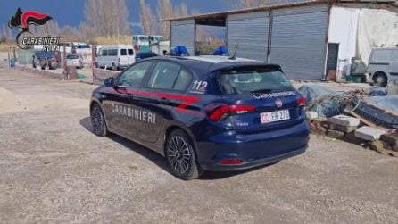 Gli rubano lo scooter ma i ladri non sanno che ha il Gps: trovato deposito con decine di moto