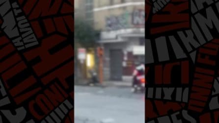 Rissa a coltellate e lanci di pietre a Porta Capuana, 29enne pugnalato: 2 arresti in zona rossa