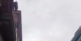 Incendio nella pizzeria "Benvenuti al Sud" a Secondigliano: gravi danni al locale