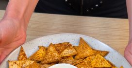 NACHOS FATTI IN CASA: super CROCCANTI e da condire COME VUOI!