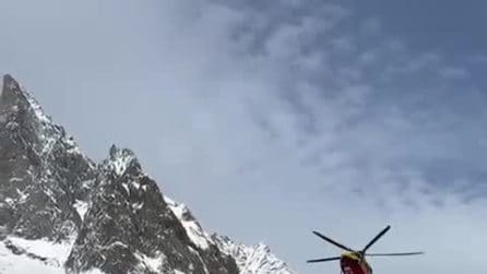 Courmayeur, valanga in Val Veny, tre sciatori travolti: uno morto
