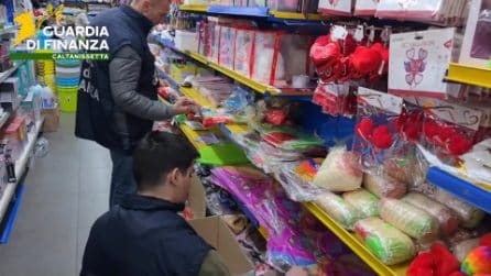 Maschere e costumi per bambini sequestrati a Caltanissetta dalla Guardia di Finanza