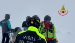 Uomo travolto da una valanga in Valtellina, proseguono le operazioni di ricerca: il video