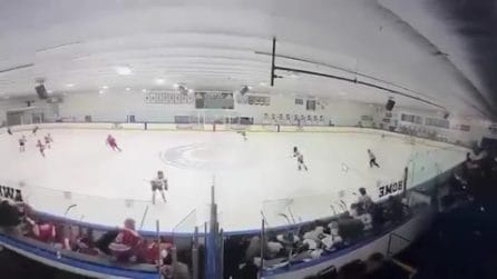 USA, uomo stermina la famiglia durante una partita di hockey su ghiaccio poi si suicida