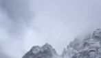 Il soffio della valanga che lambisce le case in Val Veny