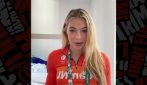 Jutta Leerdam saluta le Olimpiadi di Milano Cortina mostrando le medaglie e una lussuosa Birkin
