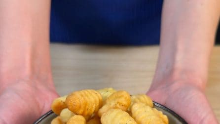 CRISPY GNOCCHI: ypu'll love this extra EASY snack