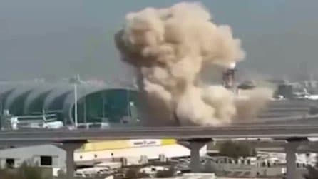 Il video del drone che colpisce l'aeroporto di Dubai