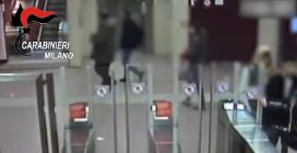 Lite sul bus e coltellate a scuola nel Milanese: tre studenti in carcere, due sono minori