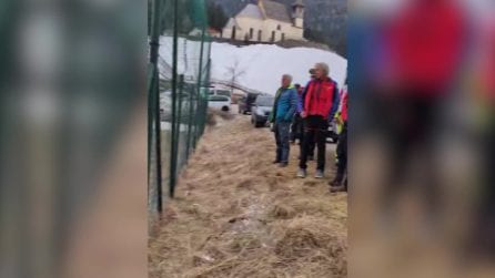 Valanga in Alto Adige, due scialpinisti morti e 3 feriti gravi: il video dei soccorritori in azione