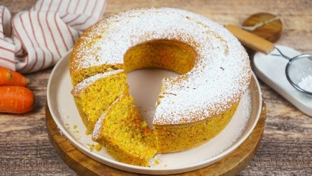 CARROT AND HAZELNUT BUNDT CAKE: the recipe for a tall, fluffy, and delicious cake!
