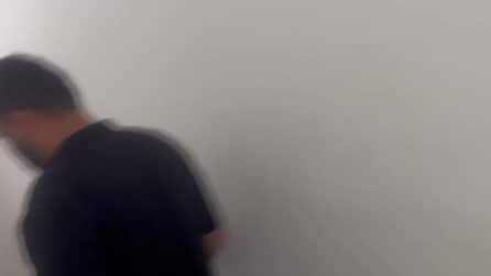 Le guardie di sicurezza inseguono le calciatrici iraniane in fuga dall'hotel in Australia