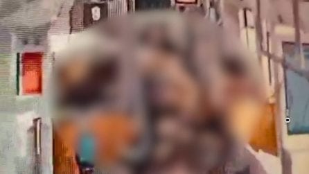 Passeggeri sbalzati a terra e paura a bordo del Tramlink deragliato a Milano