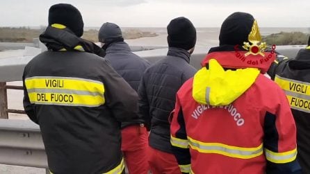 Il video dei Vigili del fuoco sul ponte crollato a Montenero di Bisaccia