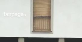 Funerali di Bossi, Salvini contestato a Pontida: “Vergogna, molla la camicia verde”